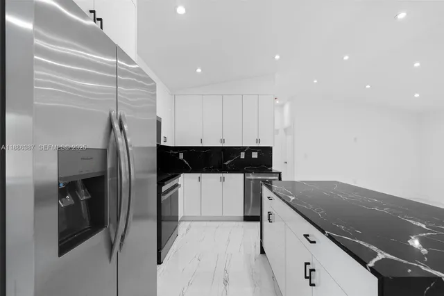 $639,000 | 823 Southwest 27th Street, Fort Lauderdale, FL 33315