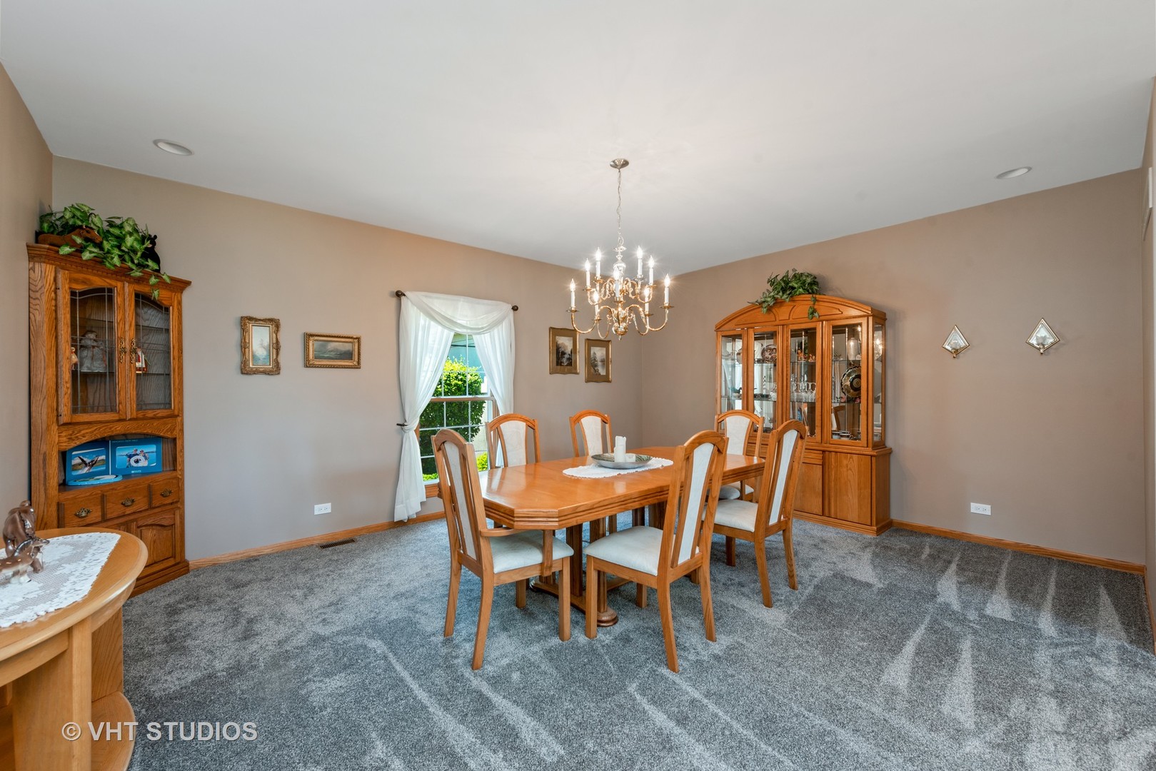 9N451 Dittman Road Elgin, IL 60124 - Photo 4 of 21 Gallery Image 4