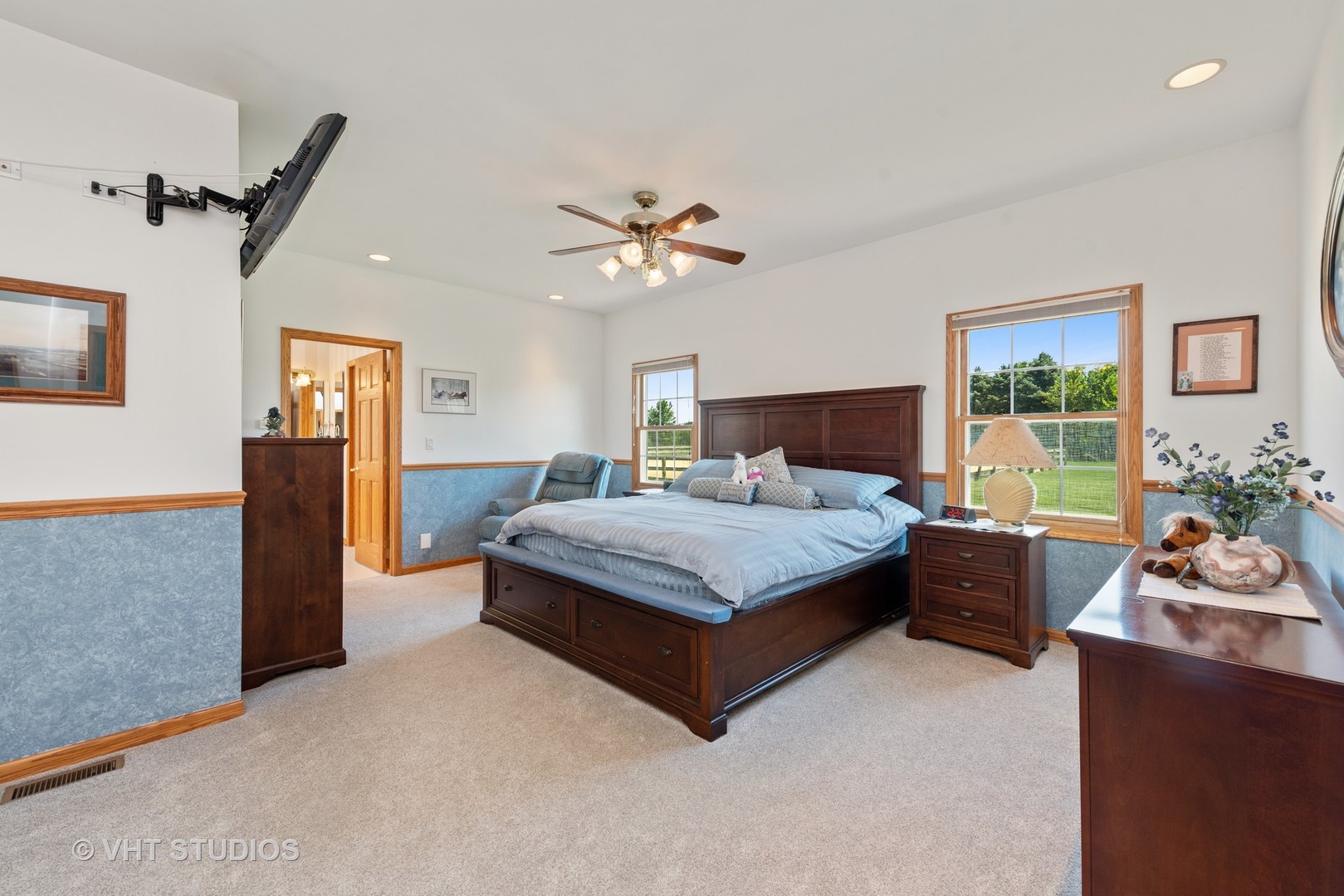 9N451 Dittman Road Elgin, IL 60124 - Photo 7 of 21 Gallery Image 7