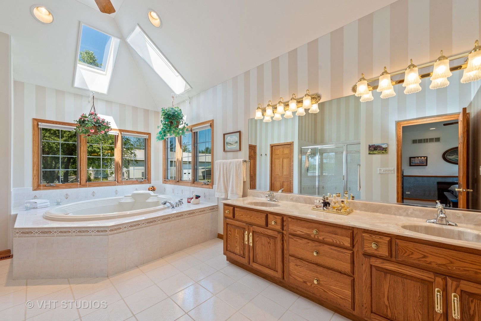9N451 Dittman Road Elgin, IL 60124 - Photo 8 of 21 Gallery Image 8