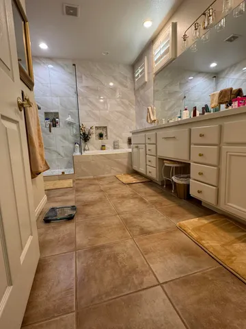 a view of an ocean view