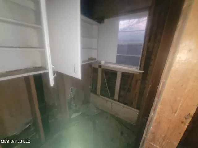 $10,000 | 251 East Ash Street, Jackson, MS 39202