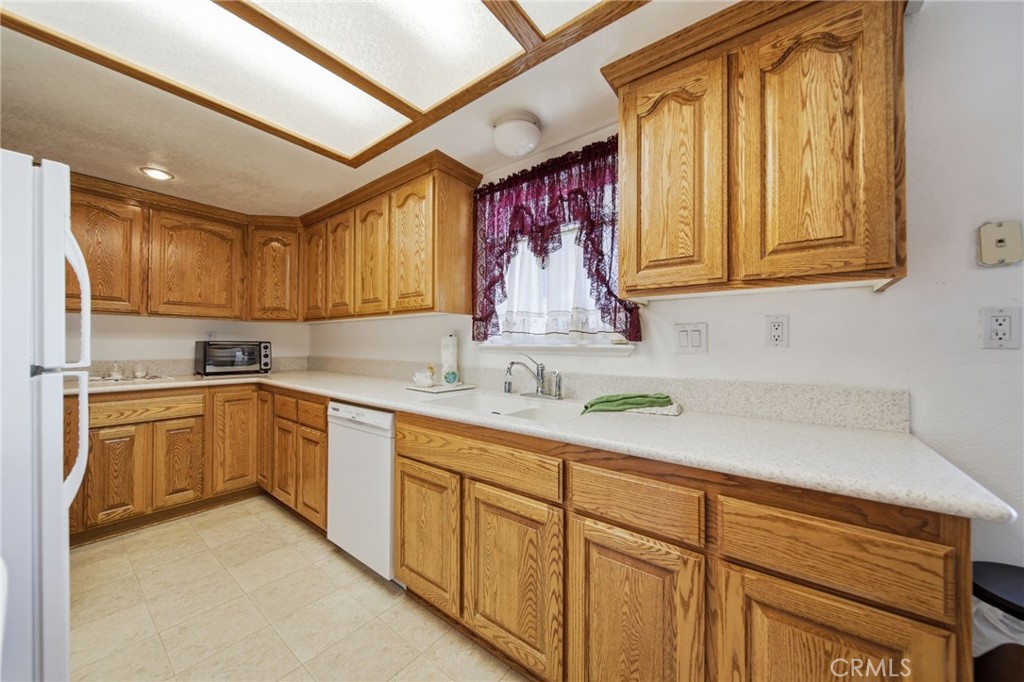 11998 Omak Road Apple Valley, CA 92308 - Photo 9 of 25 Gallery Image 9