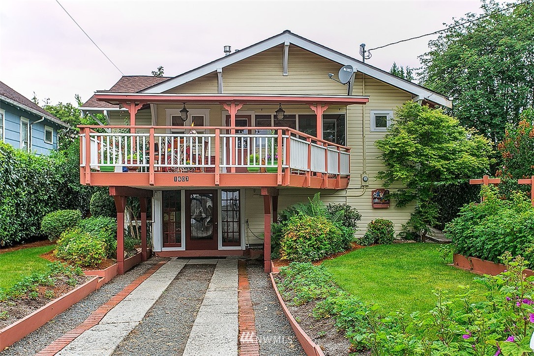 1607 Rockefeller Avenue Everett, WA 98201 - Photo 3 of 17