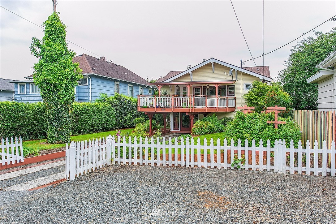 1607 Rockefeller Avenue Everett, WA 98201 - Photo 4 of 17