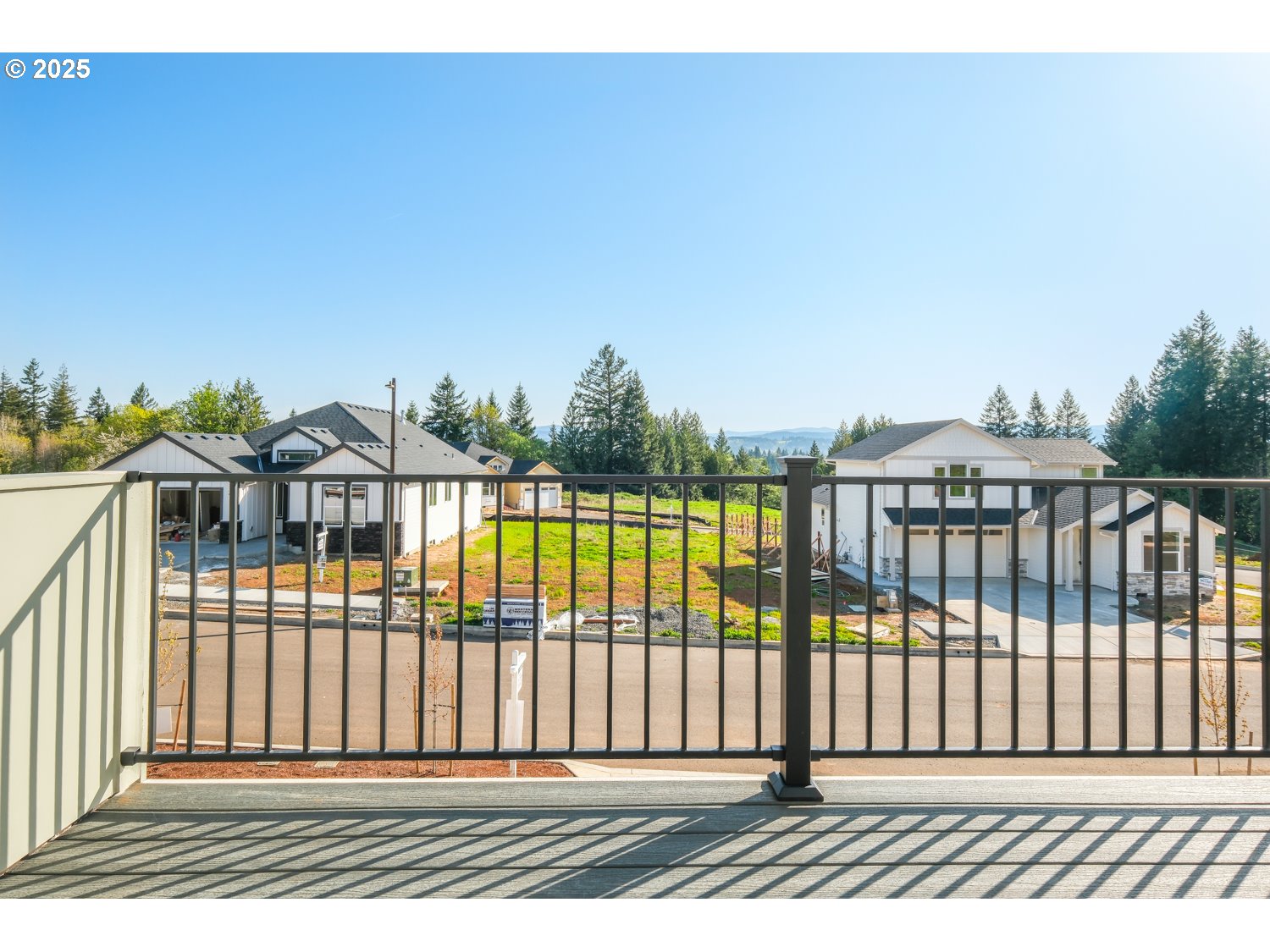 41900 Deschutes Avenue, Unit 81B Sandy, OR 97055 - Photo 2 of 33 a view of a balcony