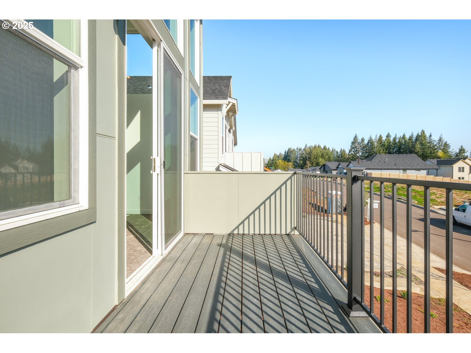 41900 Deschutes Avenue, Unit 81B Sandy, OR 97055 - Photo 21 of 33 a balcony with wooden floor