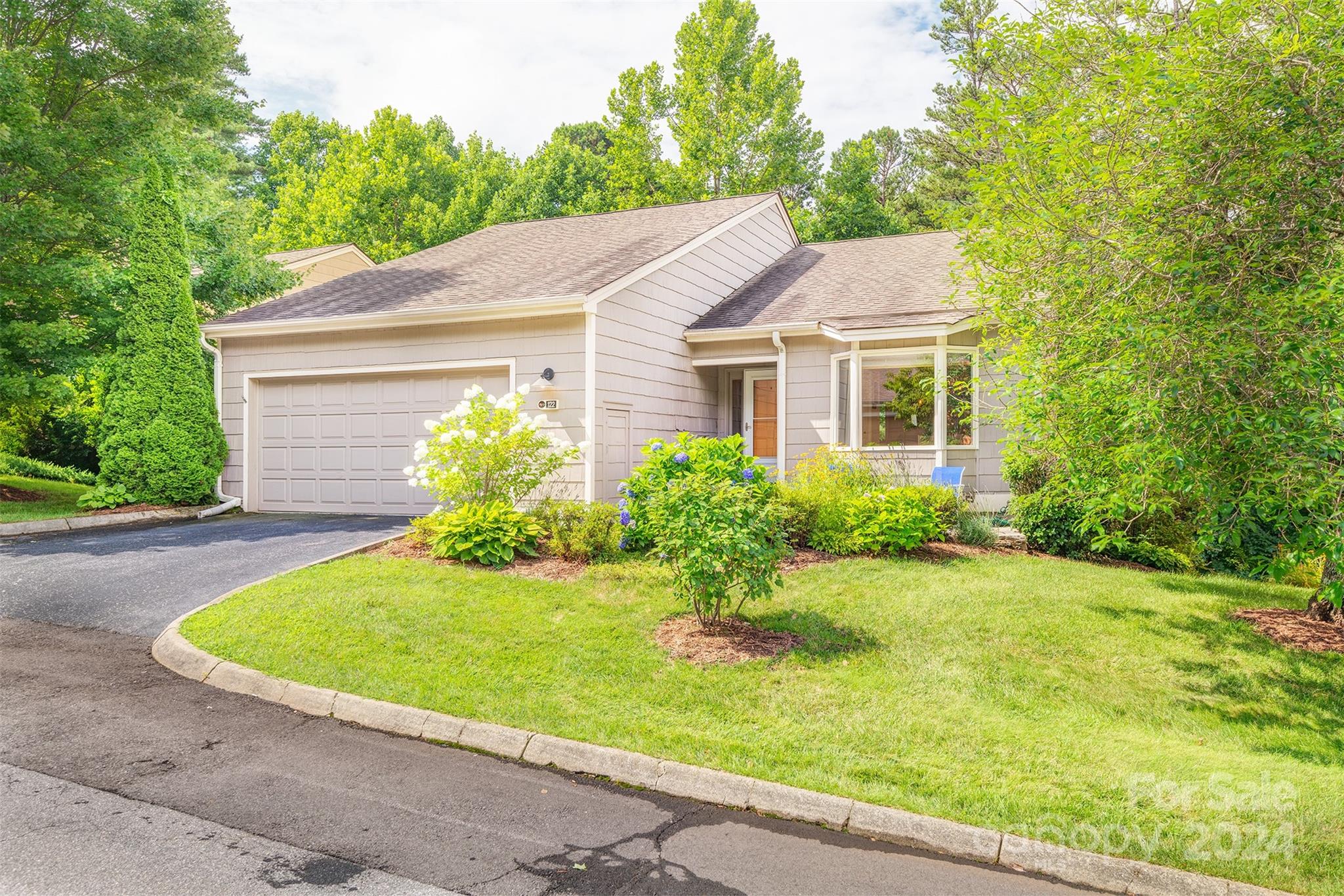 122 Beaver Ridge Road Asheville, NC 28804 - Photo 1 of 39 Gallery Image 1