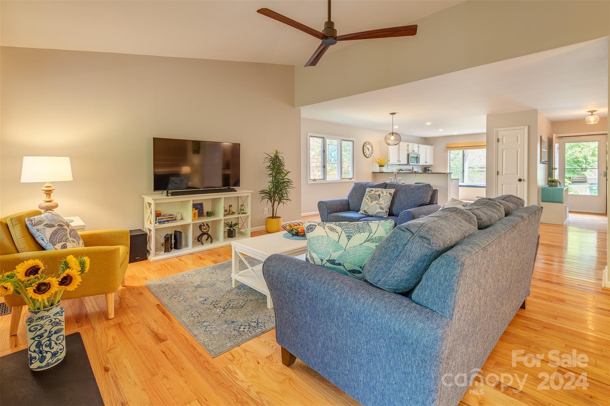 122 Beaver Ridge Road Asheville, NC 28804 - Photo 8 of 39 Gallery Image 8