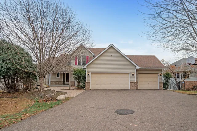 $689,900 | 2970 Western Avenue North, Roseville, MN 55113