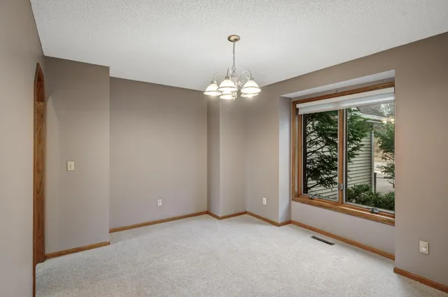 $689,900 | 2970 Western Avenue North, Roseville, MN 55113