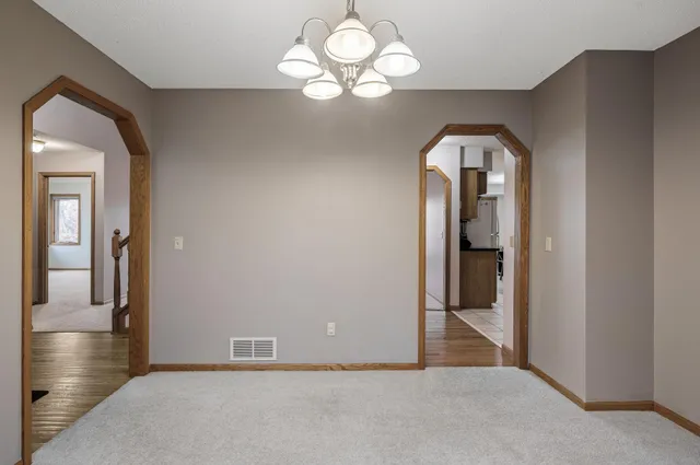 $689,900 | 2970 Western Avenue North, Roseville, MN 55113