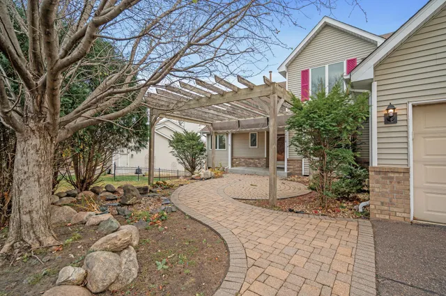 $689,900 | 2970 Western Avenue North, Roseville, MN 55113