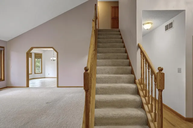 $689,900 | 2970 Western Avenue North, Roseville, MN 55113