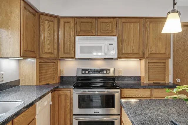 $689,900 | 2970 Western Avenue North, Roseville, MN 55113