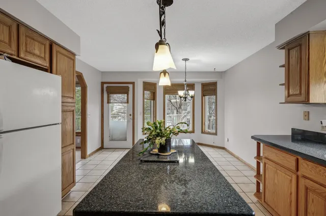 $689,900 | 2970 Western Avenue North, Roseville, MN 55113