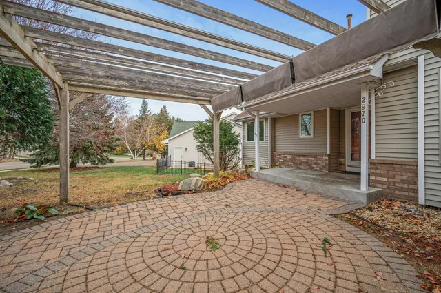 $689,900 | 2970 Western Avenue North, Roseville, MN 55113