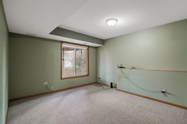 $689,900 | 2970 Western Avenue North, Roseville, MN 55113