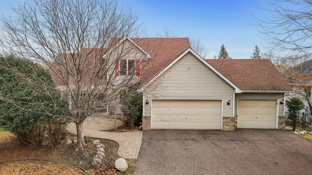 $689,900 | 2970 Western Avenue North, Roseville, MN 55113