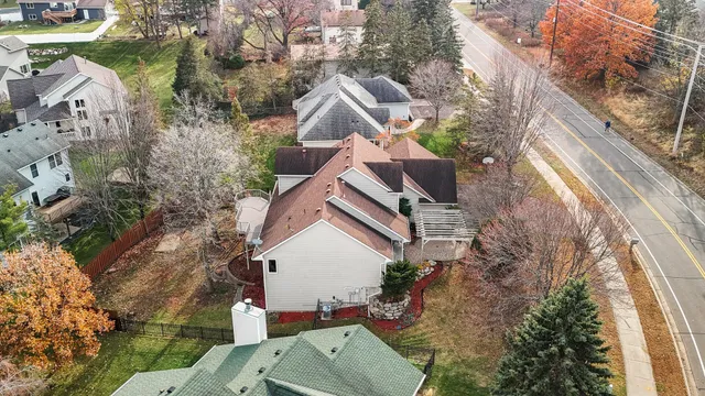 $689,900 | 2970 Western Avenue North, Roseville, MN 55113