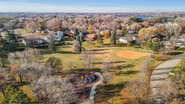 $689,900 | 2970 Western Avenue North, Roseville, MN 55113