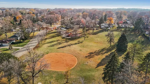 $689,900 | 2970 Western Avenue North, Roseville, MN 55113