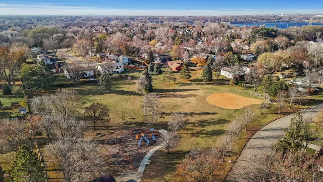 $689,900 | 2970 Western Avenue North, Roseville, MN 55113