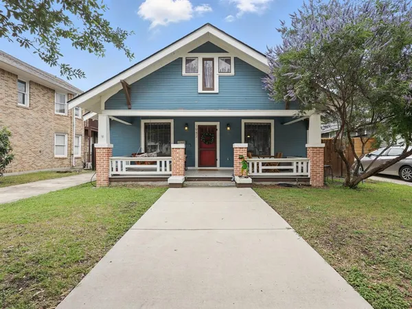$3,300 | 1942 Fairmount Avenue, Fort Worth, TX 76110