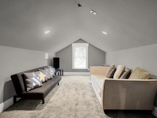 $3,300 | 1942 Fairmount Avenue, Fort Worth, TX 76110