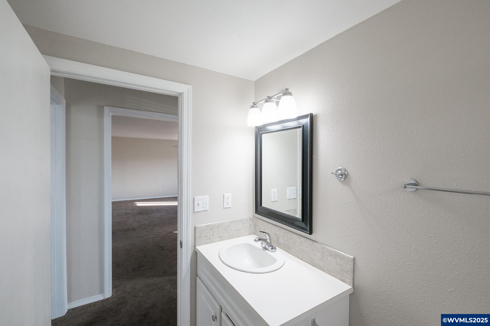 1248 Southwest Penn Street Albany, OR 97321 - Photo 15 of 39 Gallery Image 15
