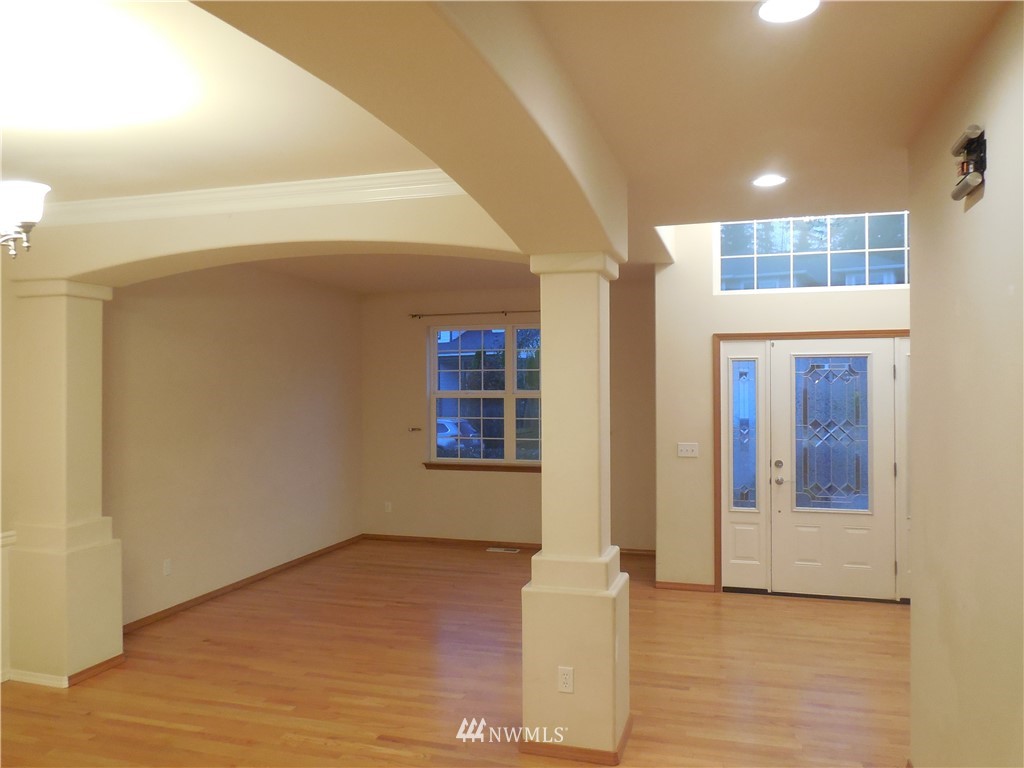 16104 39th Avenue Southeast Bothell, WA 98012 - Photo 3 of 20 Gallery Image 3