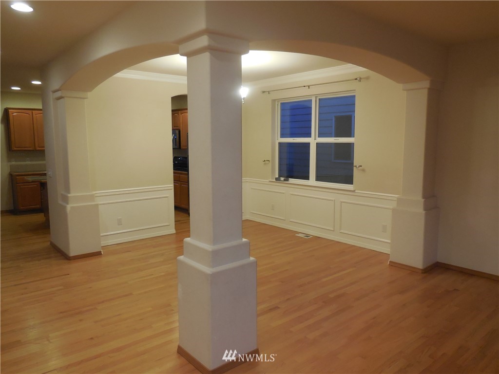 16104 39th Avenue Southeast Bothell, WA 98012 - Photo 4 of 20 Gallery Image 4