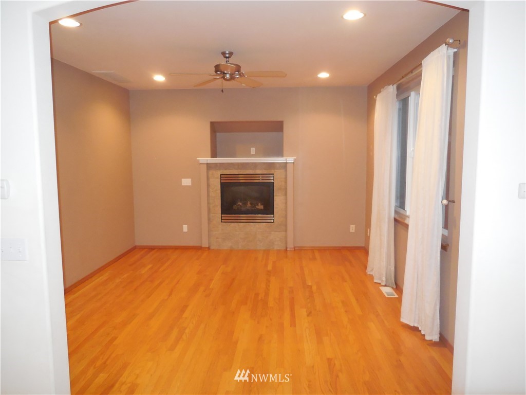 16104 39th Avenue Southeast Bothell, WA 98012 - Photo 7 of 20 Gallery Image 7