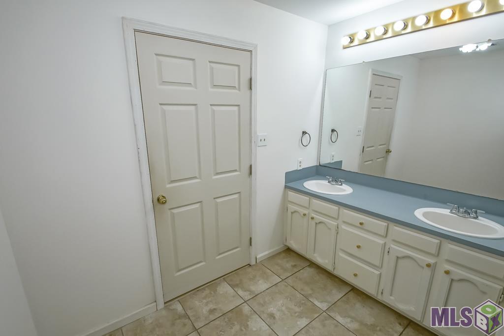 9750 West Blount Road Denham Springs, LA 70706 - Photo 19 of 38 Gallery Image 19