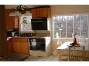 1253 Smyth Road Hooksett, NH 03106 - Photo 3 of 7