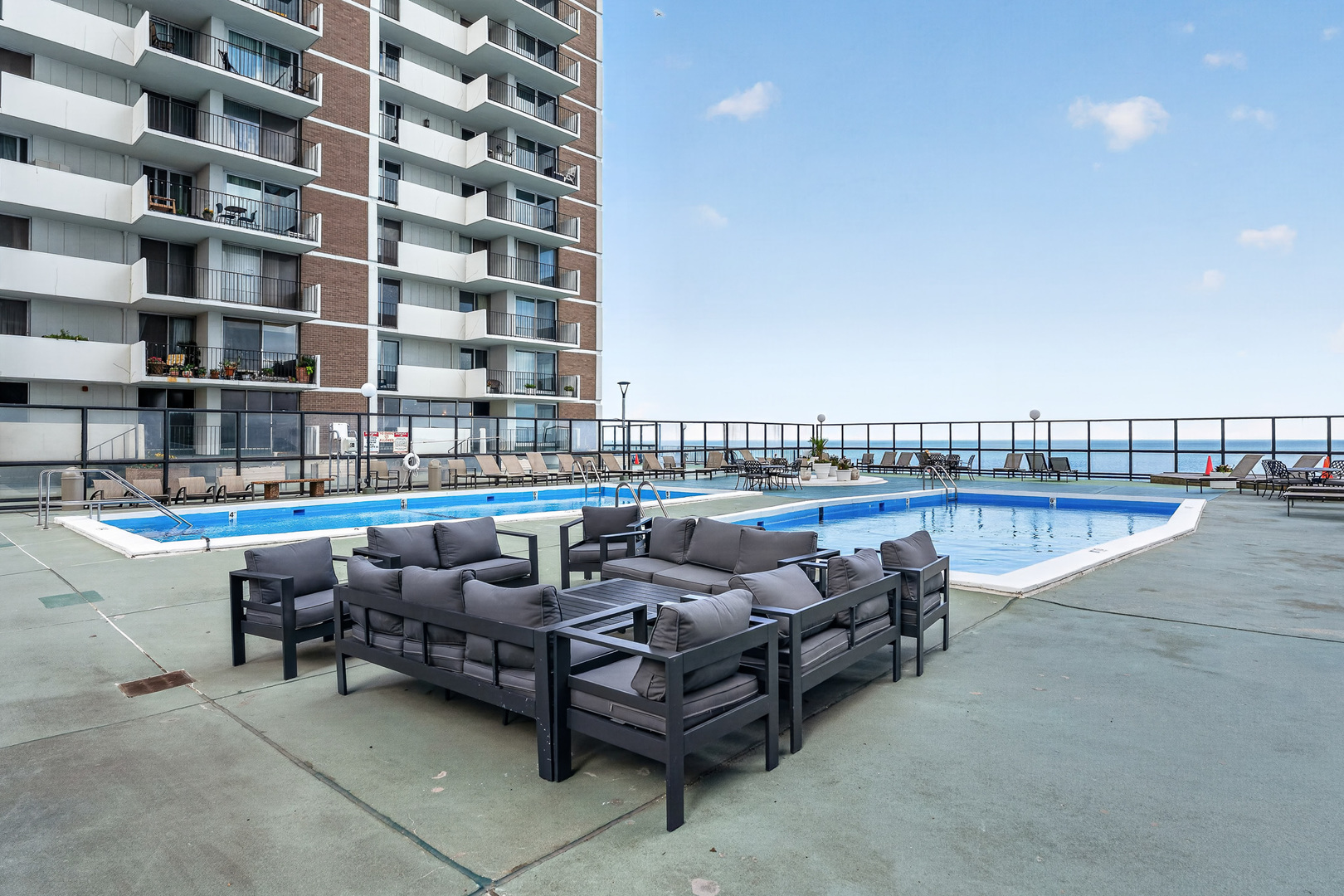 6033 North Sheridan Road, Unit 28D Chicago, IL 60660 - Photo 30 of 48