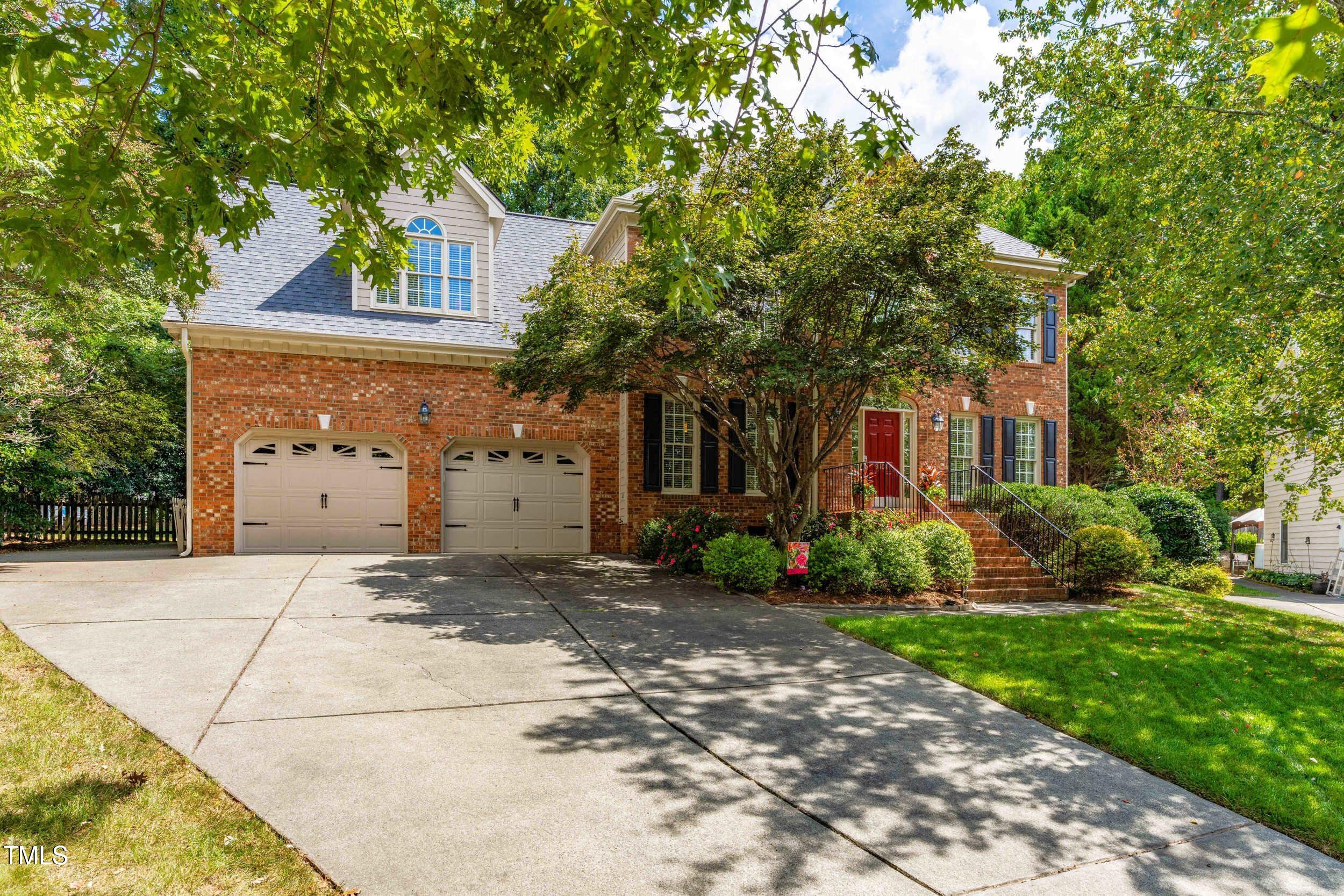 9404 Floral Ridge Court Raleigh, NC 27613 - Photo 3 of 60 Driveway