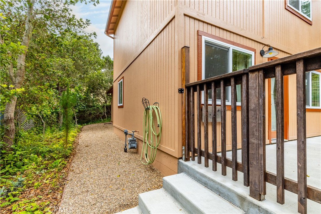 1580 Emerson Road Cambria, CA 93428 - Photo 25 of 37