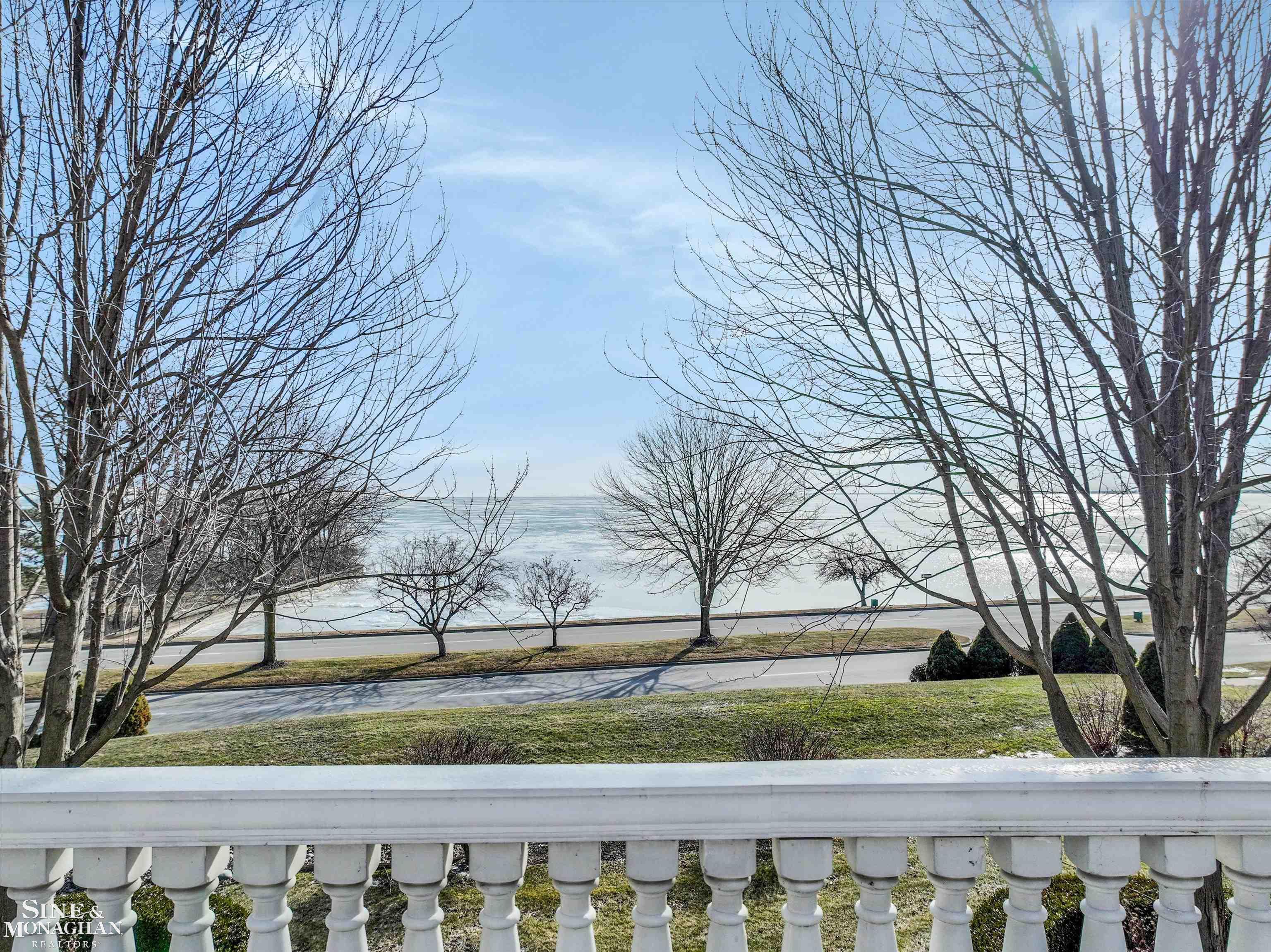 217 Lake Shore Road Grosse Pointe, MI 48236 - Photo 38 of 63 50166368-5bf8b4d8-608f-499f-b5f6-0a2a5c6de8d2.JPG