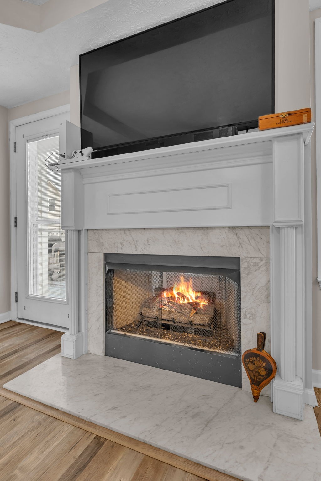 493 Goshen Road Lebanon, TN 37087 - Photo 7 of 29 a living room with furniture and a fireplace