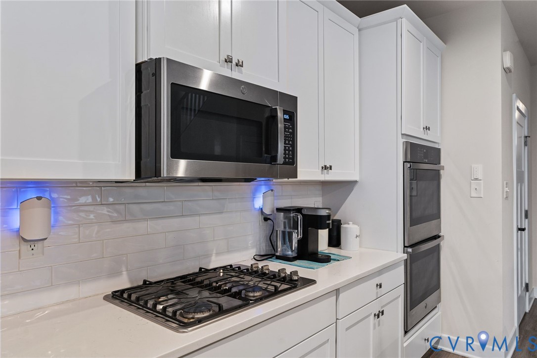 1605 German School Road Richmond, VA 23225 - Photo 9 of 27 a stove top oven sitting inside of a kitchen