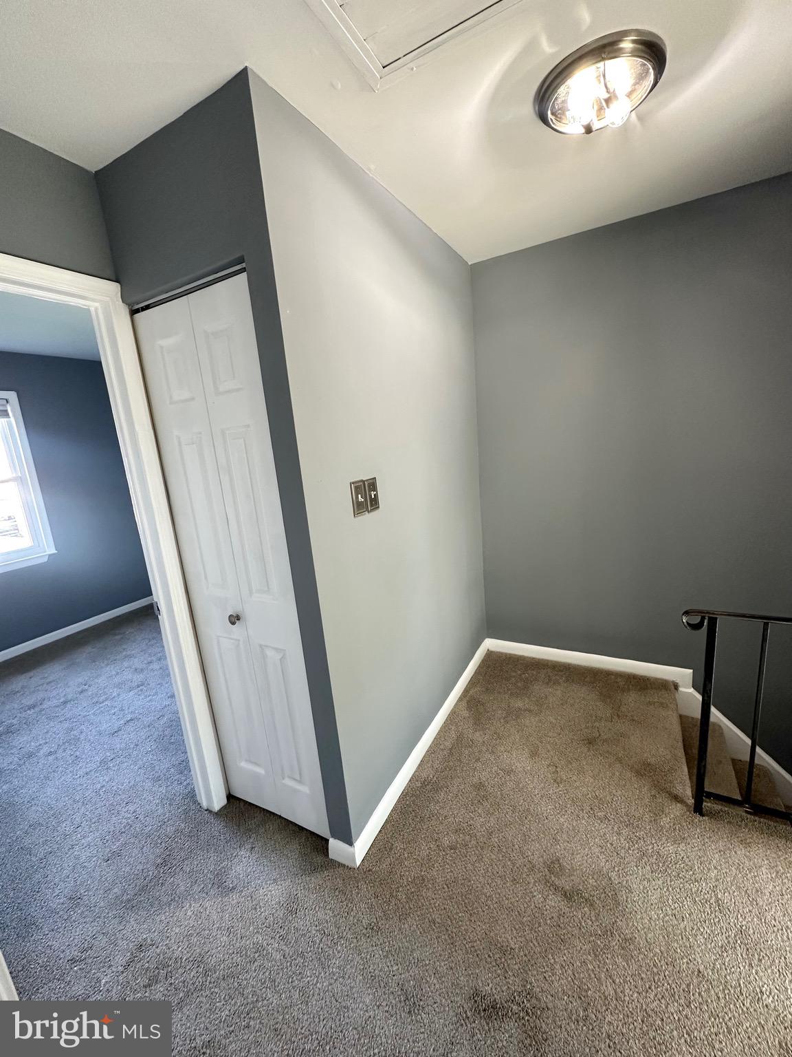 326 Brandon Drive Bear, DE 19701 - Photo 14 of 16 an empty room with a mirror