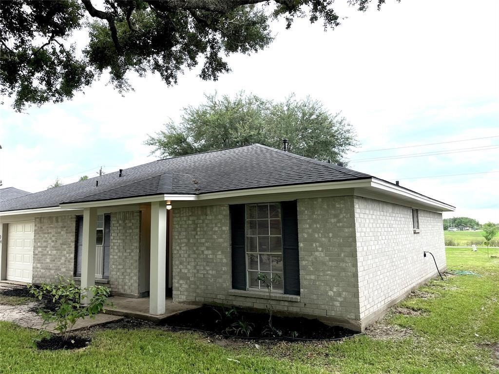 1604 Broken Arrow Street Baytown, TX 77521 - Photo 2 of 23