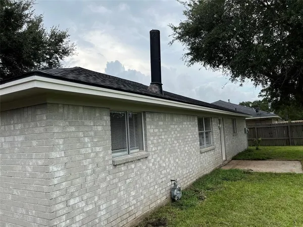 $2,100 | 1604 Broken Arrow Street, Baytown, TX 77521