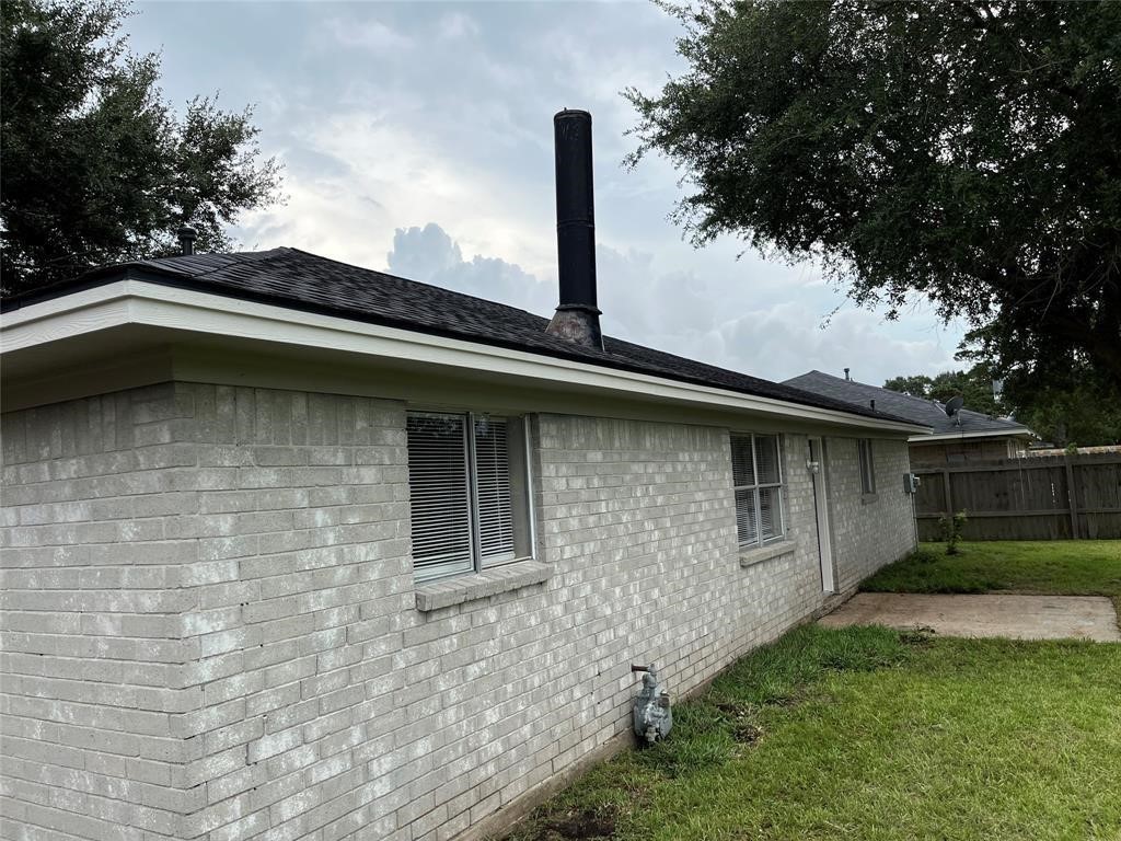 1604 Broken Arrow Street Baytown, TX 77521 - Photo 21 of 23