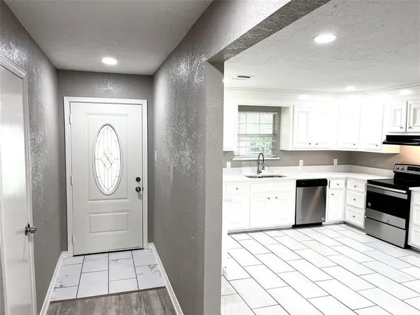 $2,100 | 1604 Broken Arrow Street, Baytown, TX 77521