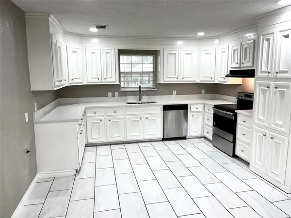 $2,100 | 1604 Broken Arrow Street, Baytown, TX 77521