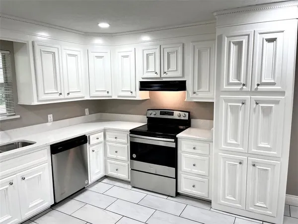 $2,100 | 1604 Broken Arrow Street, Baytown, TX 77521