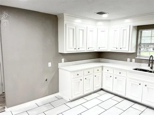 $2,100 | 1604 Broken Arrow Street, Baytown, TX 77521