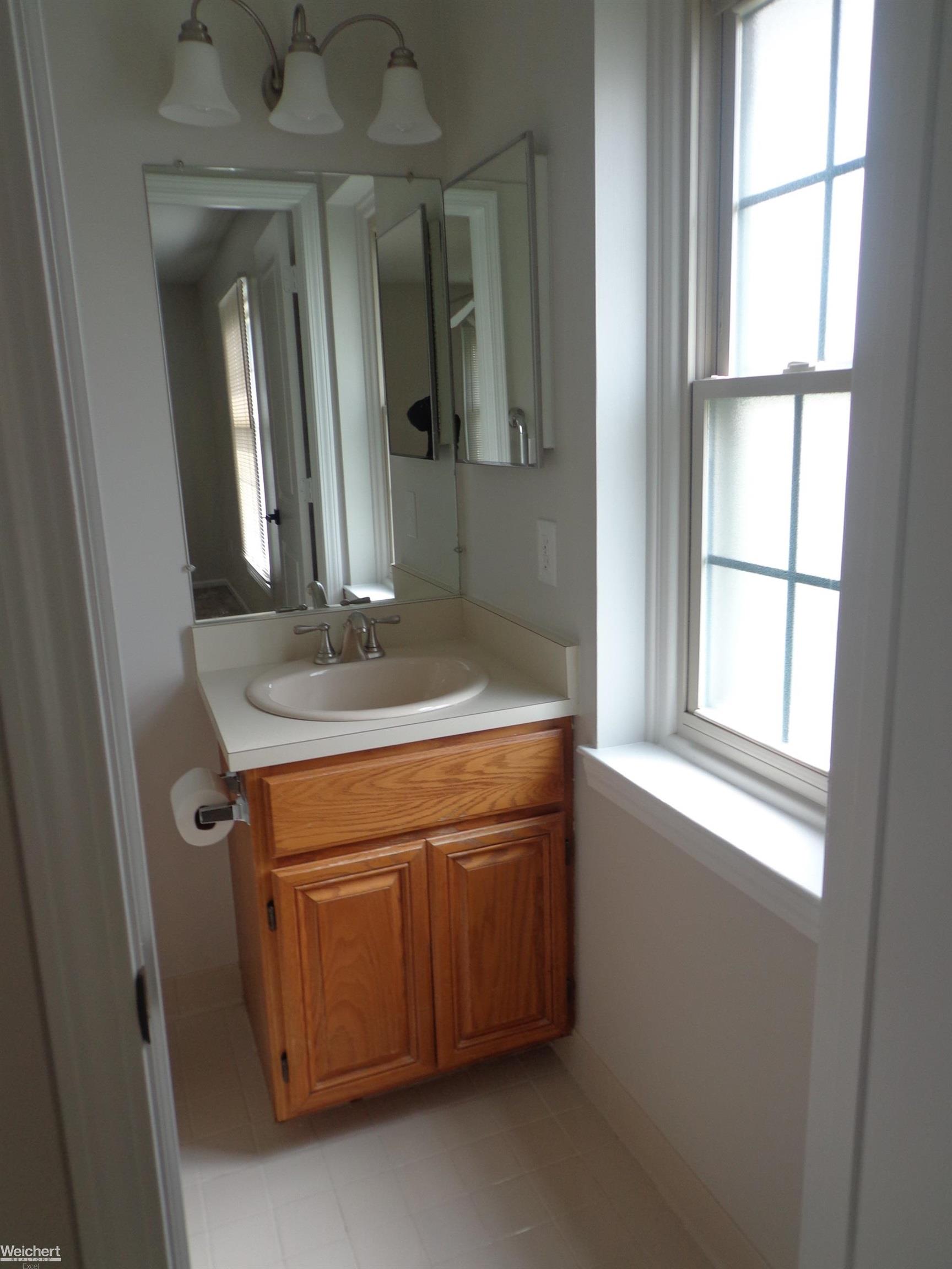 49518 Roxbury Court Utica, MI 48315 - Photo 15 of 21